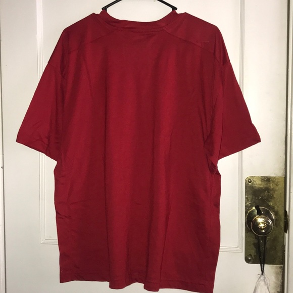 Red t-shirt - Picture 2 of 3